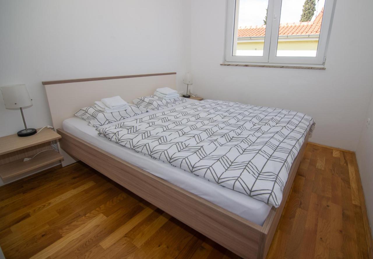 Apartment Davor Malinska Exterior foto