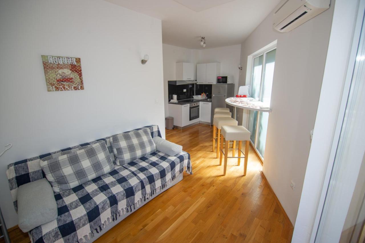 Apartment Davor Malinska Exterior foto