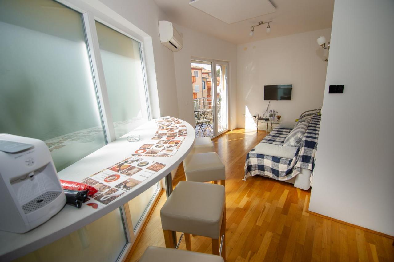 Apartment Davor Malinska Exterior foto