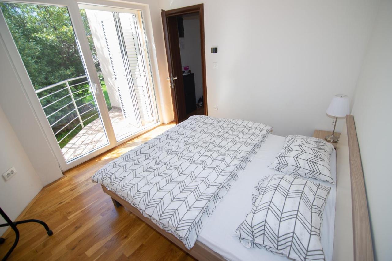 Apartment Davor Malinska Exterior foto